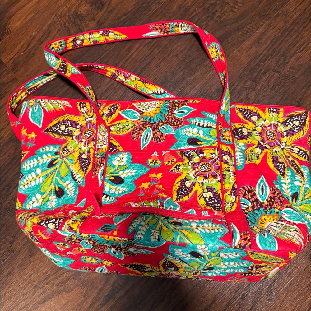 VERA BRADLEY XL " MILLER BAG TOTE/ WEEKENDER " - 23 x15 x7